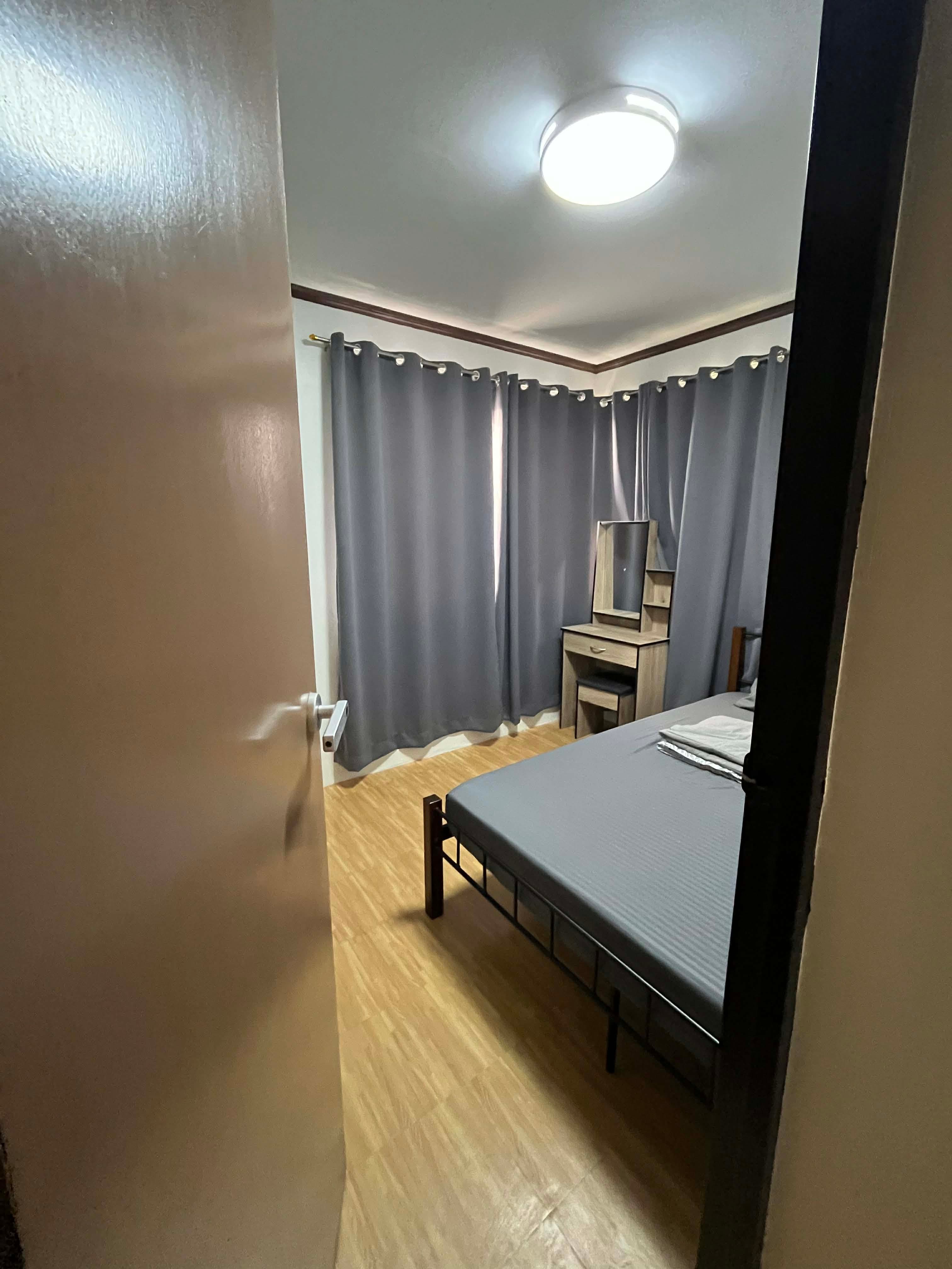 Queen Room 2